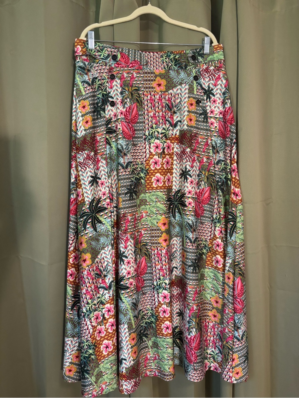 Robert Louis XL Tropical Multicolor
A-line Maxi Skirt, Very Good Condition - Picture 3 of 7